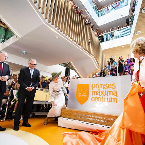 Koningin Máxima opent het Prinses Máxima Centrum small.jpg